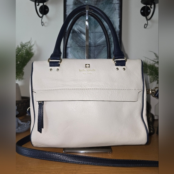 Kate Spade Grant Park Alida Satchel in Chalk White Leather with Navy trim. Euc